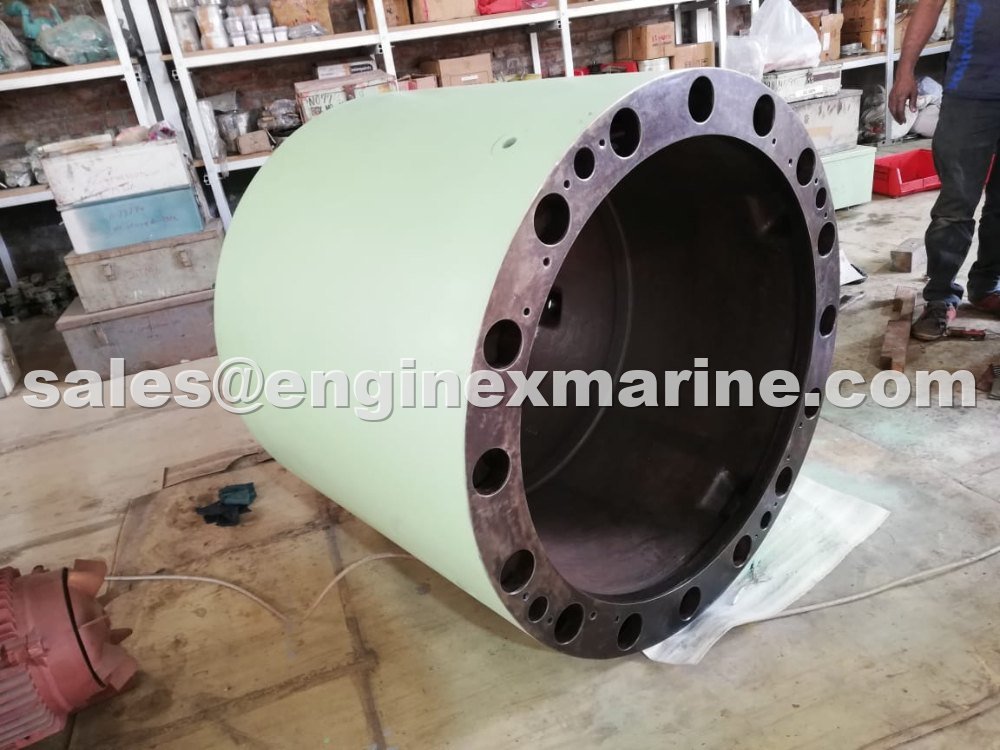 MAN B&amp;W – 9L35MC – LINER WATER JACKET LOCK